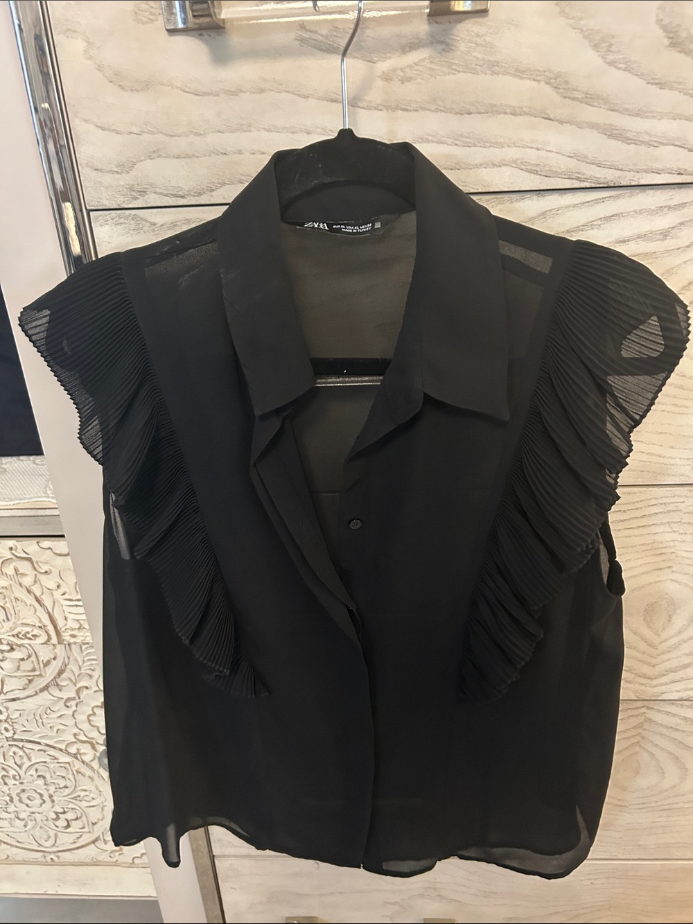 Zara Black Sleeveless Pleated Ruffle Blouse